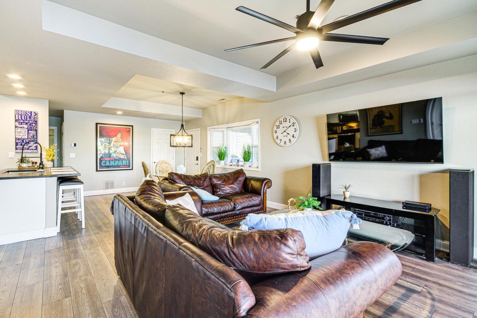 Waterfront Lake Ozark Condo With Deck And Pools Exterior photo