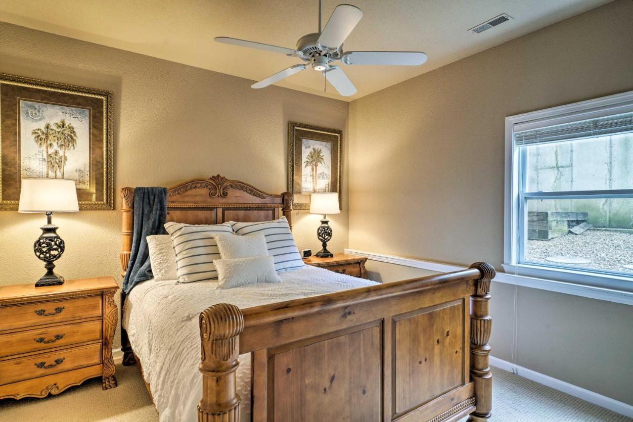 Waterfront Lake Ozark Condo With Deck And Pools Exterior photo