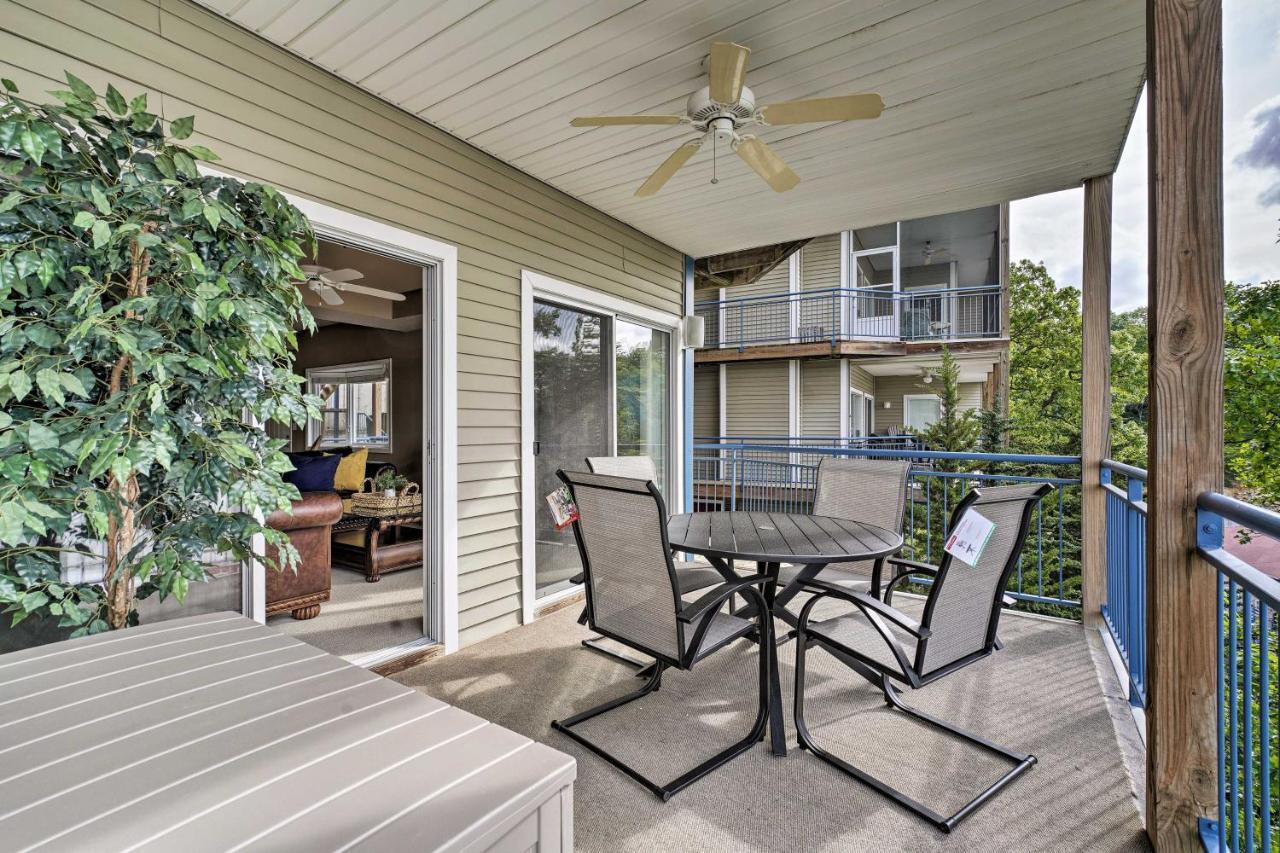 Waterfront Lake Ozark Condo With Deck And Pools Exterior photo